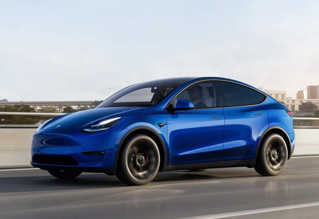 modely内饰装修_新款Model Y的外观与内饰细节欣赏_modely高级内饰