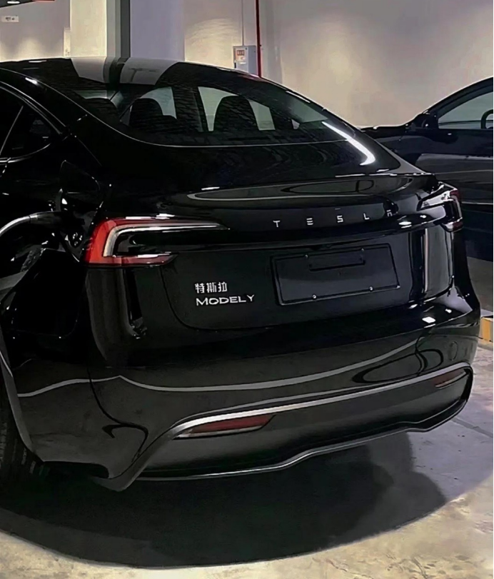 modely内饰装修_modely新内饰_新款Model Y的外观与内饰细节欣赏