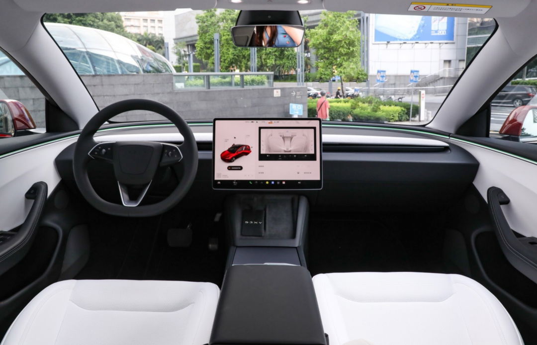 modely新内饰_modely内饰装修_新款Model Y的外观与内饰细节欣赏