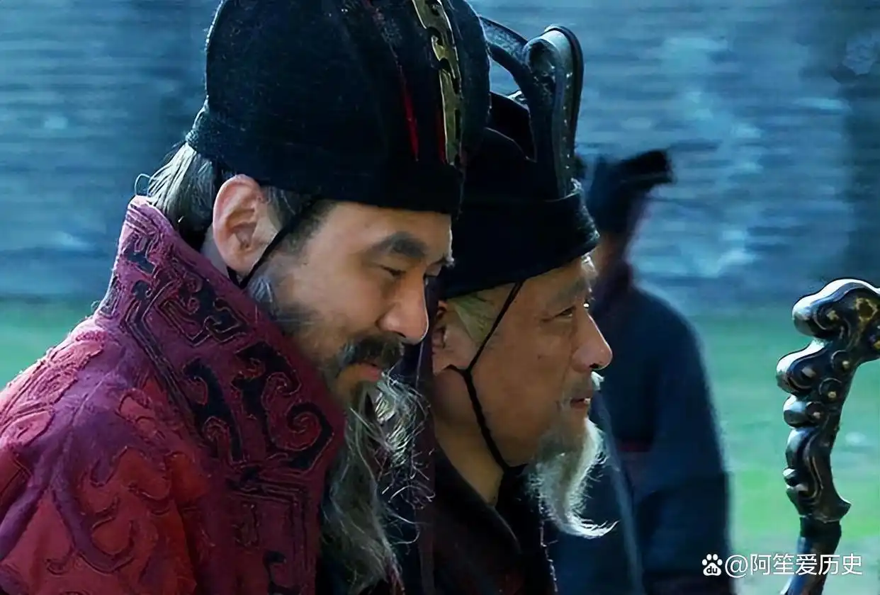 记载荀彧形象历史中的名言_记载荀彧形象历史中的故事_荀彧在历史记载中的形象