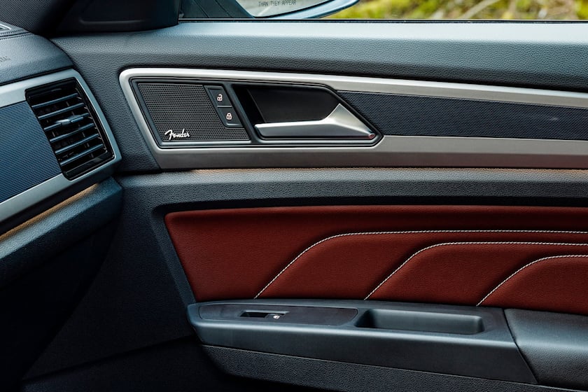 评测奔驰的音响系统：音质与体验_奔驰音响怎么样_奔驰音响标配