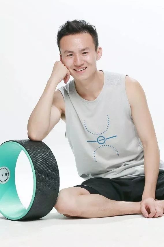 金巧巧工作室_金巧巧在不同领域的探索与创新_播放金巧巧