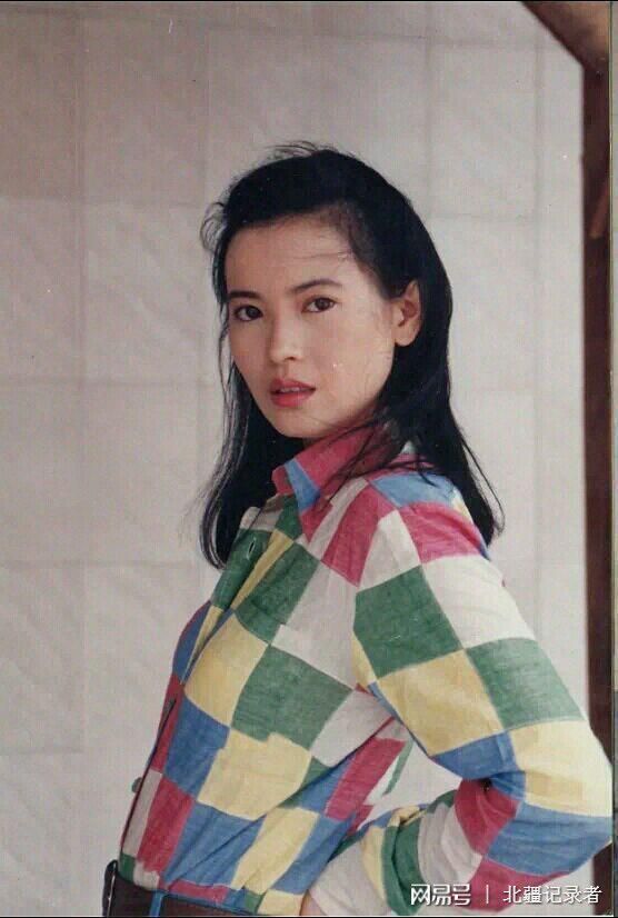 蓝洁瑛的隐秘生活与内心挣扎_蓝洁瑛的隐秘生活与内心挣扎_蓝洁瑛的隐秘生活与内心挣扎