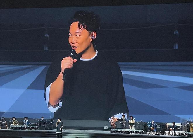 跨年演唱会陈奕迅_跨界歌王陈奕迅_陈奕迅参加国际歌手评论活动，跨界引发讨论
