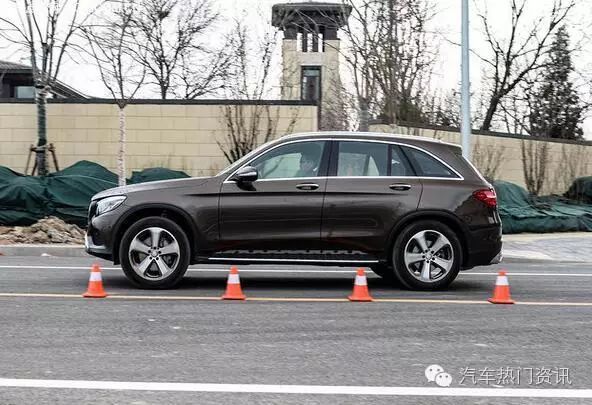 驾驶奔驰体验模式选择什么_驾驶奔驰体验模式选择哪个_奔驰的驾驶模式选择与驾驶体验