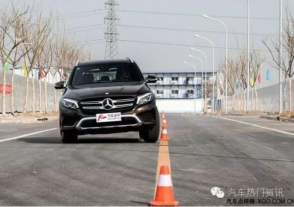 奔驰的驾驶模式选择与驾驶体验_驾驶奔驰体验模式选择什么_驾驶奔驰体验模式选择哪个