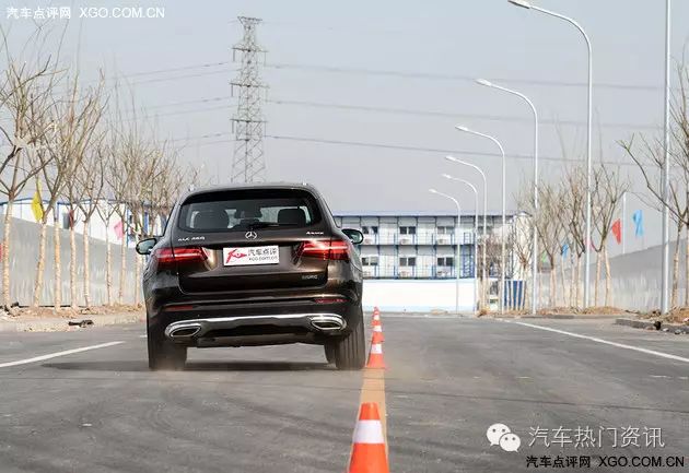 驾驶奔驰体验模式选择哪个_奔驰的驾驶模式选择与驾驶体验_驾驶奔驰体验模式选择什么