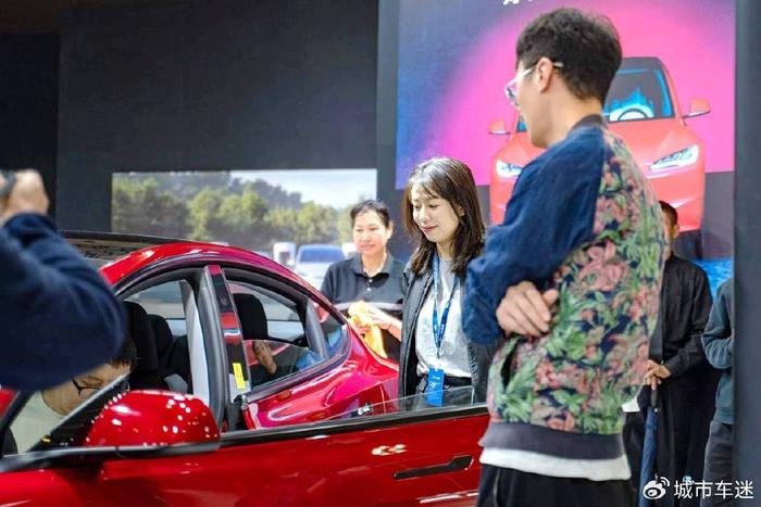 如何通过特斯拉Model Y实现低碳出行？_特斯拉减少碳排放_特斯拉怎么靠碳排放赚钱