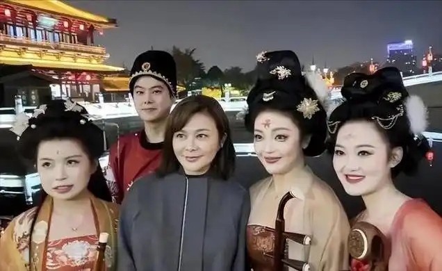 关之琳的个人生活与成长故事_关之琳的人生经历_关之琳成长经历