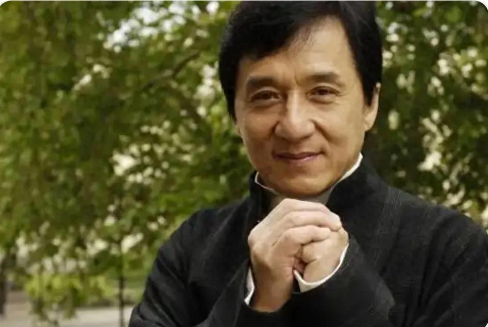 成龙：动作电影的传奇巨星_成龙巨星电影传奇动作在线观看_成龙巨星电影传奇动作演员表