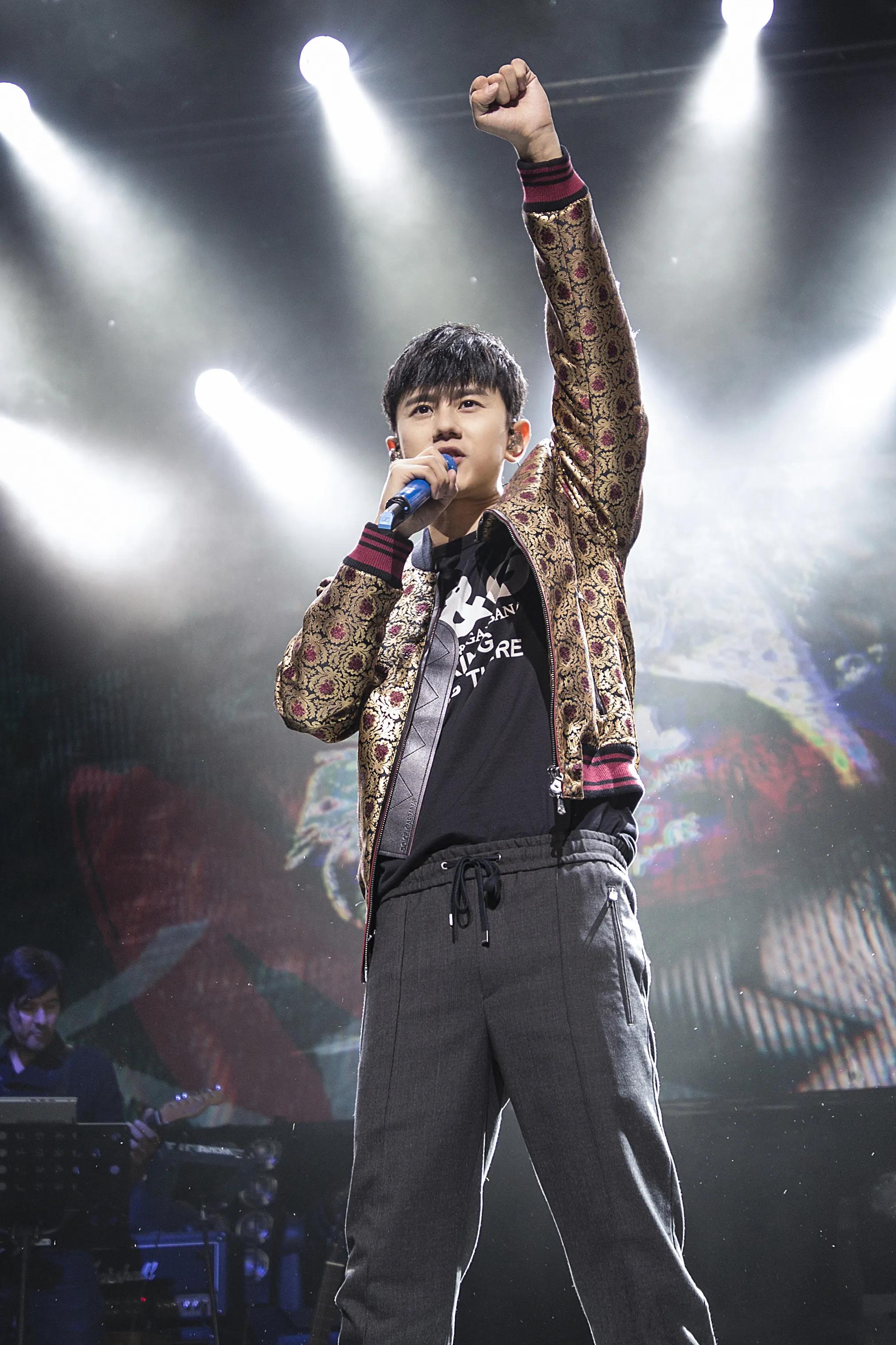 张杰歌曲_张杰最火的十首歌_张杰