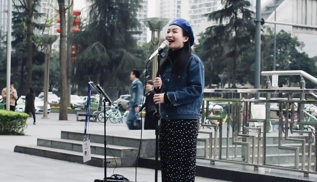 薛之谦的音乐节_放一首薛之谦的音乐_薛之谦在音响体验会受欢迎，现场歌曲感动观众