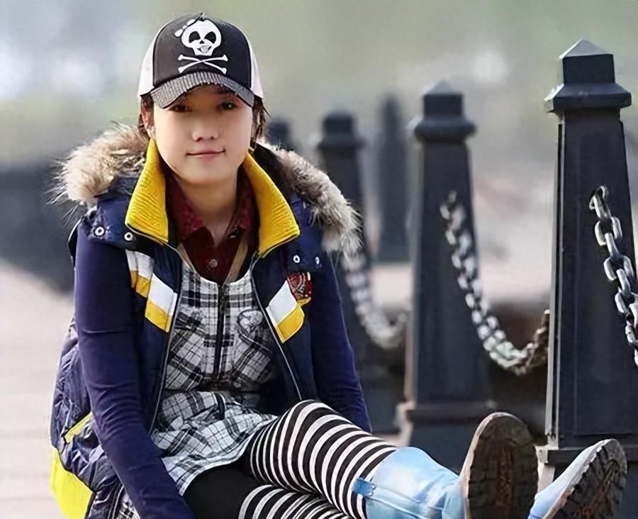 刘亦菲的自我表达与艺术探索_刘亦菲艺术展_刘亦菲课题艺术照