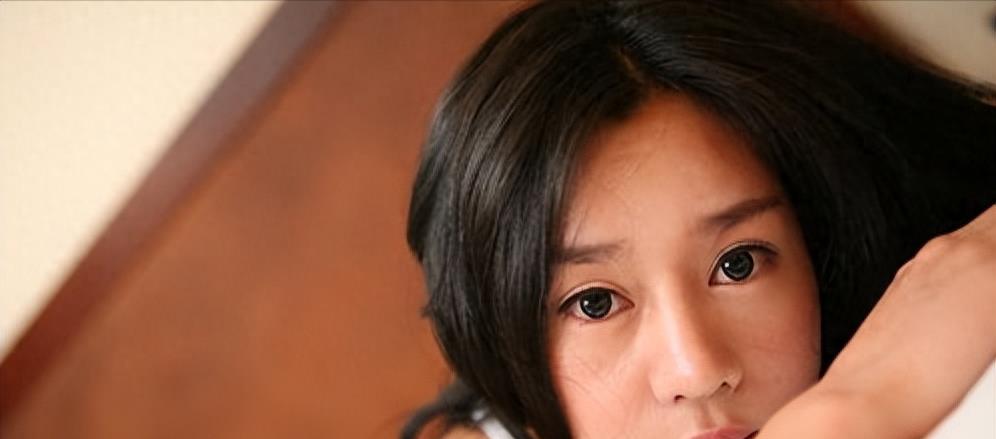 刘亦菲课题艺术照_刘亦菲艺术展_刘亦菲的自我表达与艺术探索