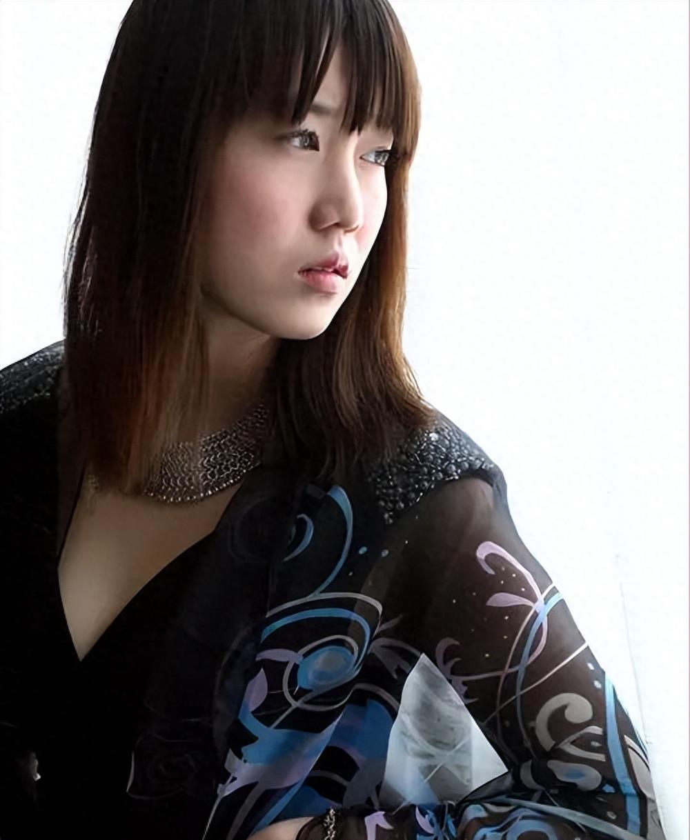 刘亦菲课题艺术照_刘亦菲艺术展_刘亦菲的自我表达与艺术探索