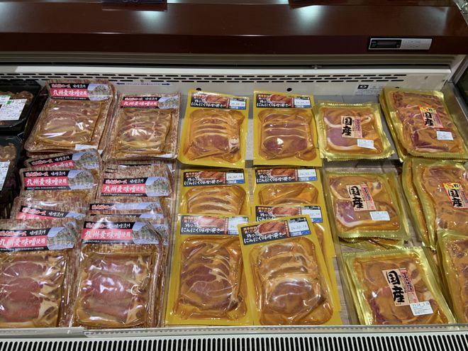 胖东来鲜味厨房_胖东来如何确保食品新鲜与健康？_胖东来超市每天生鲜的日流程