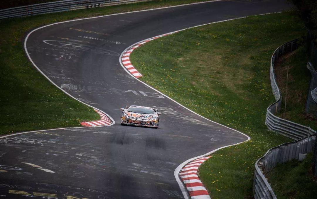 赛车法拉利_法拉利城市赛车_法拉利的赛车技术与应用在民用车上的创新