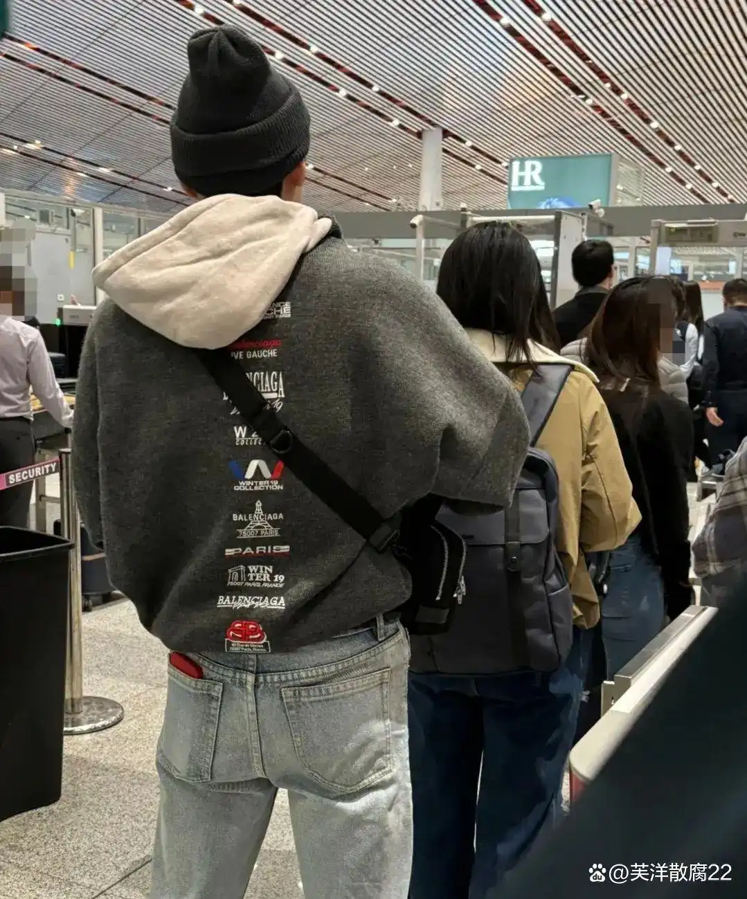 李易峰与粉丝互动视频_李易峰与粉丝互动，分享生活点滴_李易峰与粉丝的约定