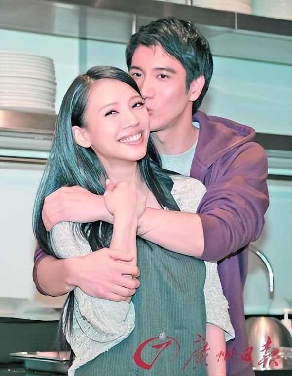 王力宏工作室社交平台_王力宏的演唱视频在社交媒体上广泛传播_采访王力宏视频