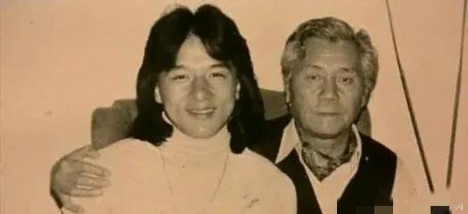 李小龙的表演者_李小龙电影成就_李小龙的演艺生涯与成就