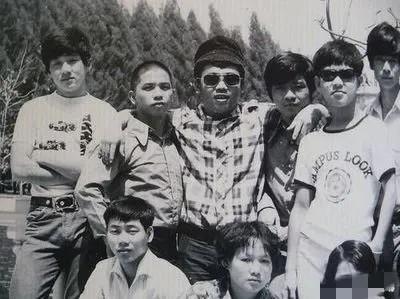 李小龙的演艺生涯与成就_李小龙的表演者_李小龙电影成就