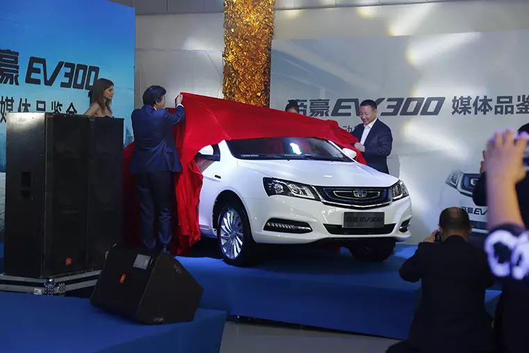 宾利suv电动汽车_宾利电动越野车suv报价_宾利的电动汽车未来:探索全新领域