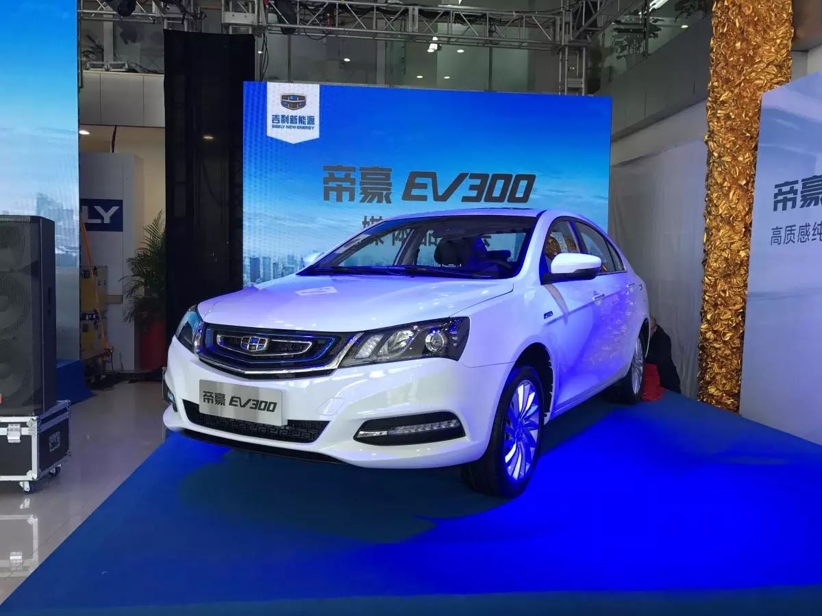 宾利suv电动汽车_宾利的电动汽车未来:探索全新领域_宾利电动越野车suv报价