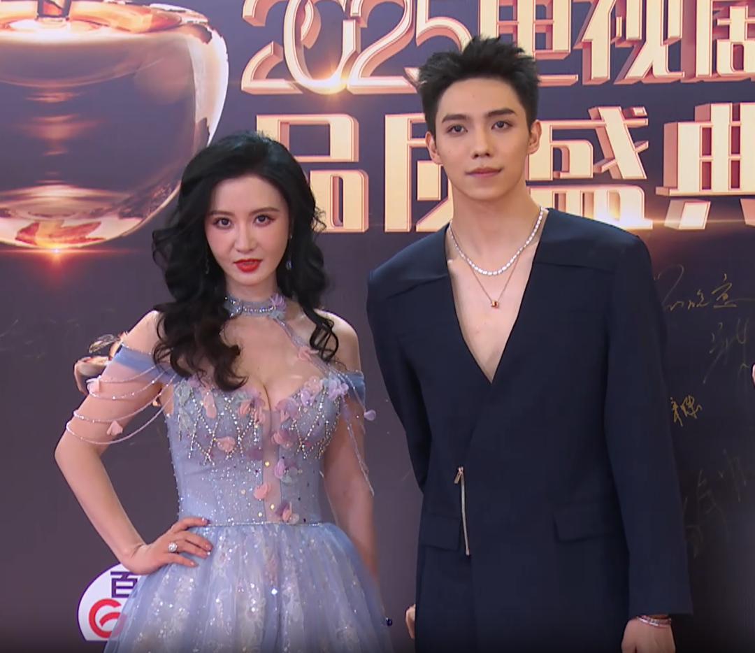 关晓彤鹿晗最新消息_关晓彤_关晓彤鹿晗分手