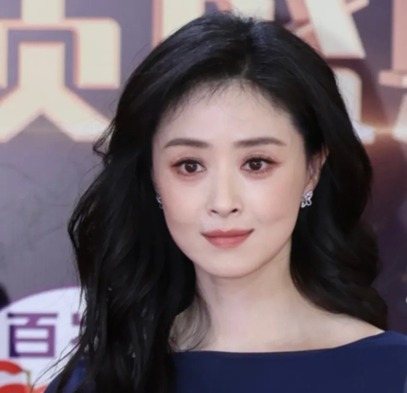 关晓彤鹿晗最新消息_关晓彤礼服争议_关晓彤