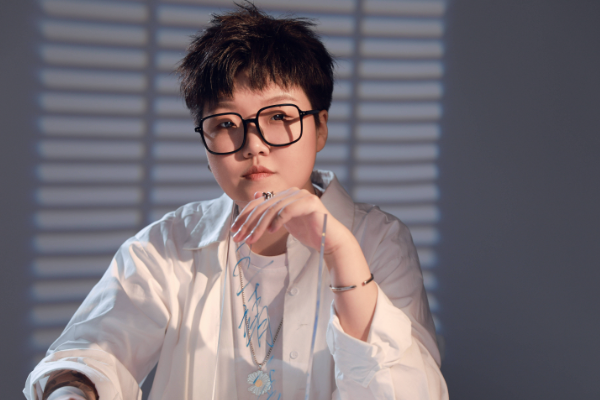 冯提莫新歌获奖_冯提莫得歌_冯提莫的歌曲获得国际奖项提名，提升知名度