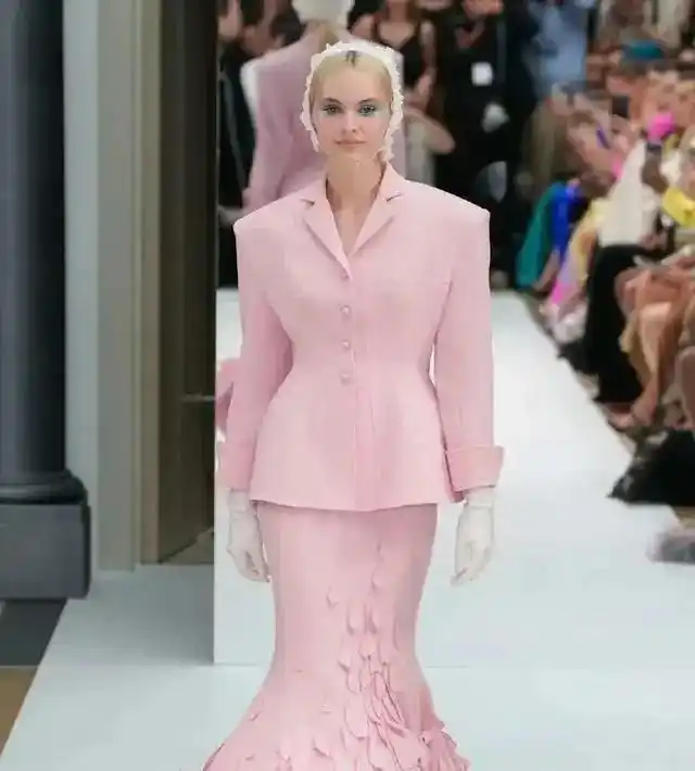 李宇春终于官宣了_李宇春的每一次现身都让人期待不已，充满惊喜_李宇春gq