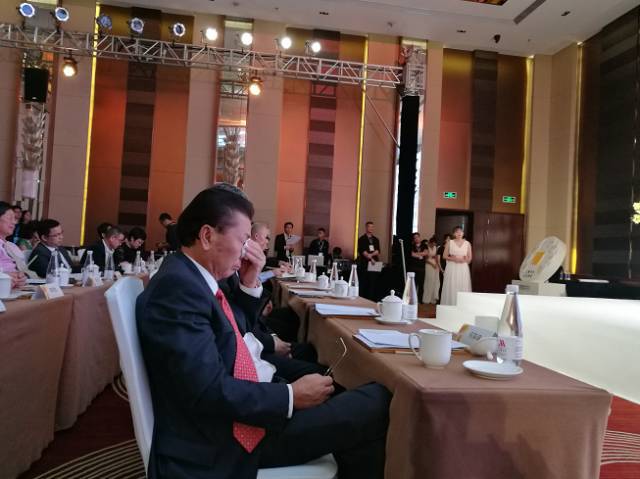 公益责任感_公益活动承担任务_何享健的社会责任与公益活动