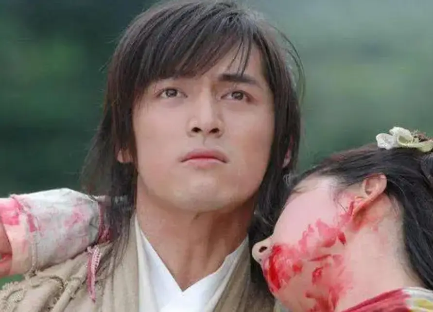 胡歌（Hu Ge） - 除了经典的《仙剑奇侠传》，还参与了《猎场》等剧。_胡歌在仙剑饰演的角色_胡歌演的仙剑奇侠传叫什么名字