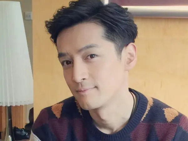 胡歌（Hu Ge） - 除了经典的《仙剑奇侠传》，还参与了《猎场》等剧。_胡歌演的仙剑奇侠传叫什么名字_胡歌在仙剑饰演的角色