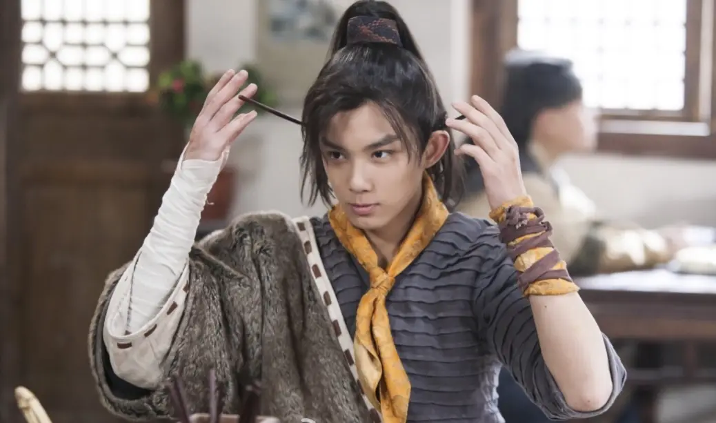 胡歌（Hu Ge） - 除了经典的《仙剑奇侠传》，还参与了《猎场》等剧。_胡歌演的仙剑奇侠传叫什么名字_胡歌在仙剑饰演的角色