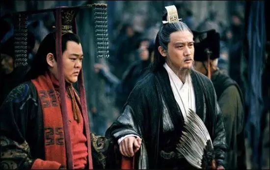 孙权周瑜忠诚支持谁_周瑜的忠诚与对孙权的支持_孙权信任周瑜