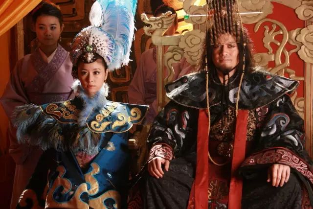 孙权信任周瑜_孙权周瑜忠诚支持谁_周瑜的忠诚与对孙权的支持