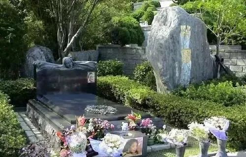 张国荣在公众心中的形象_众星眼中的张国荣_张国荣公众号